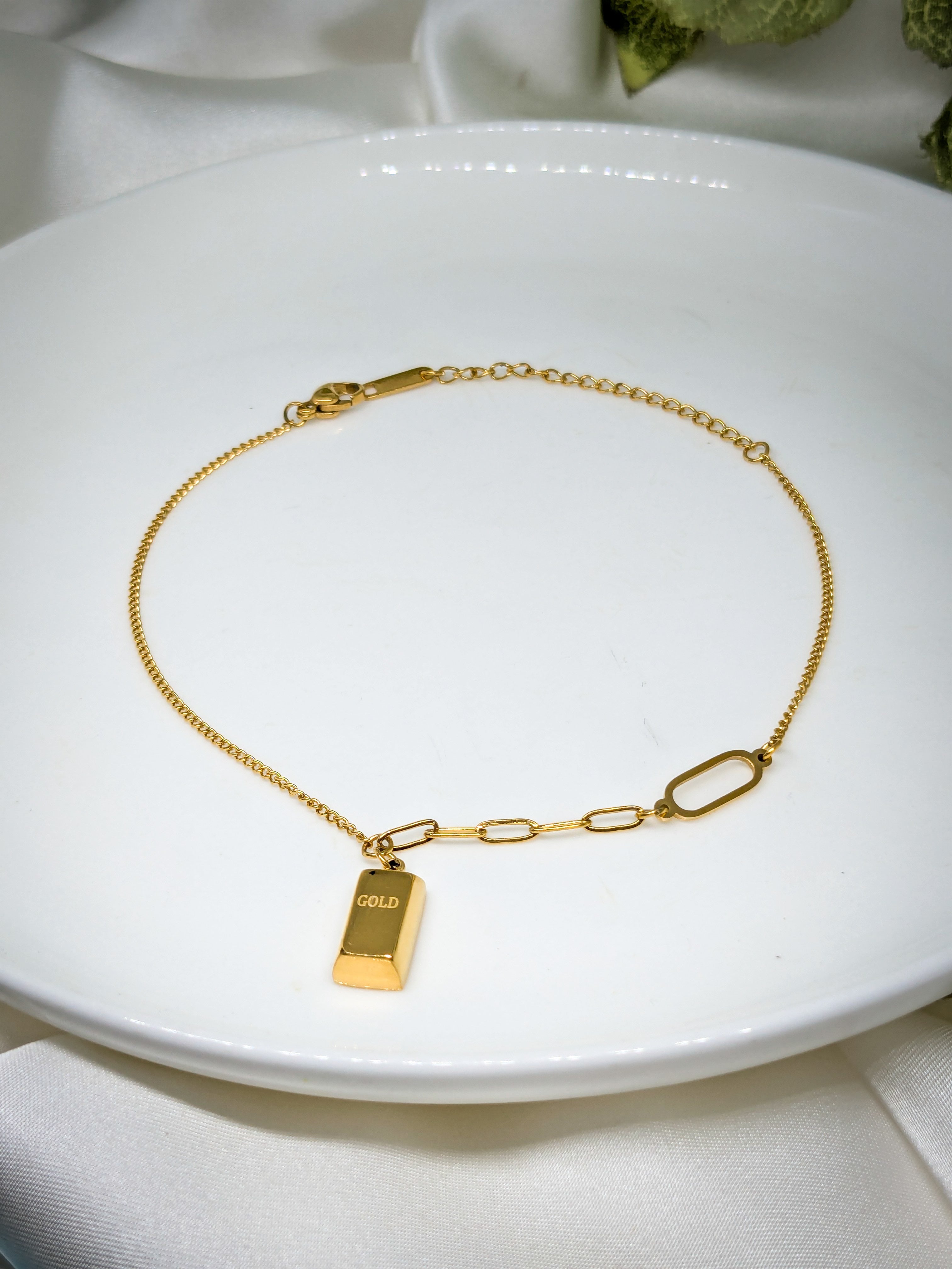Gold Bar Charm Chain Bracelet