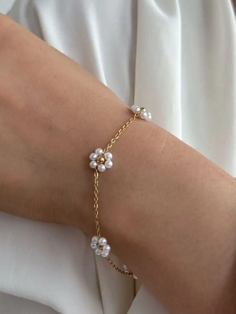 Daisy Pearl Flower Bracelet