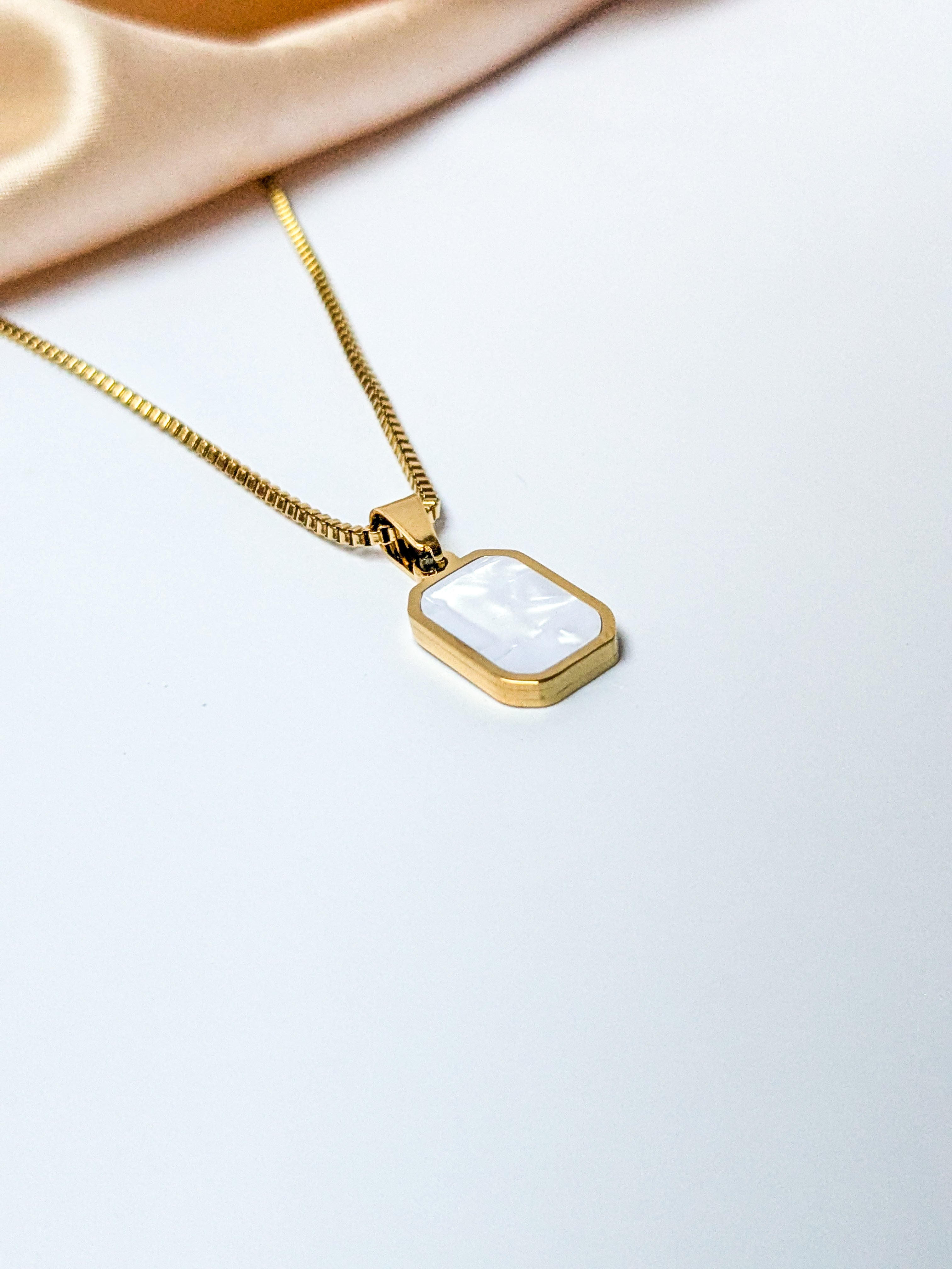 Gold Pearl Pendant Necklace