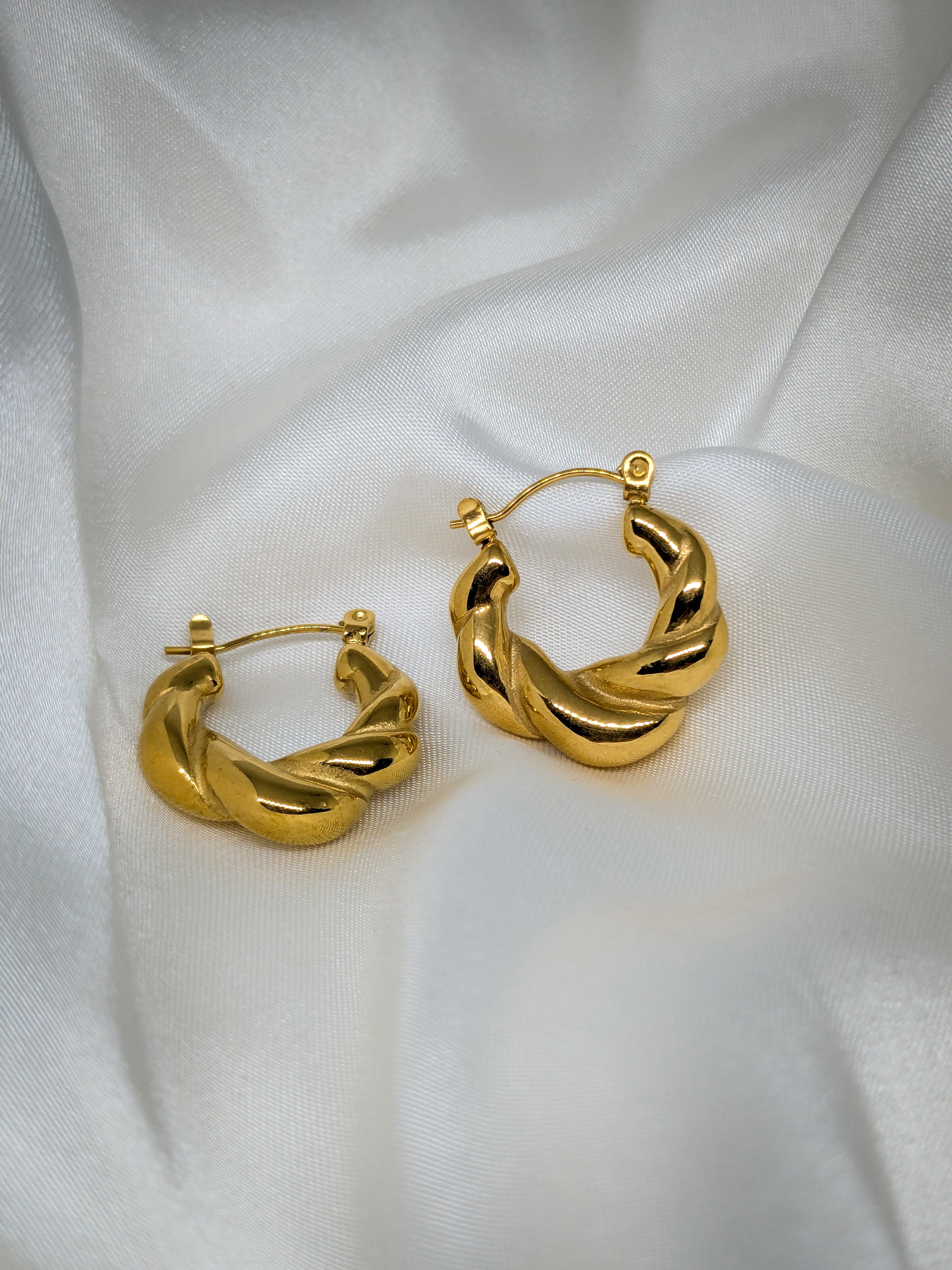 Twist Aura Hoops