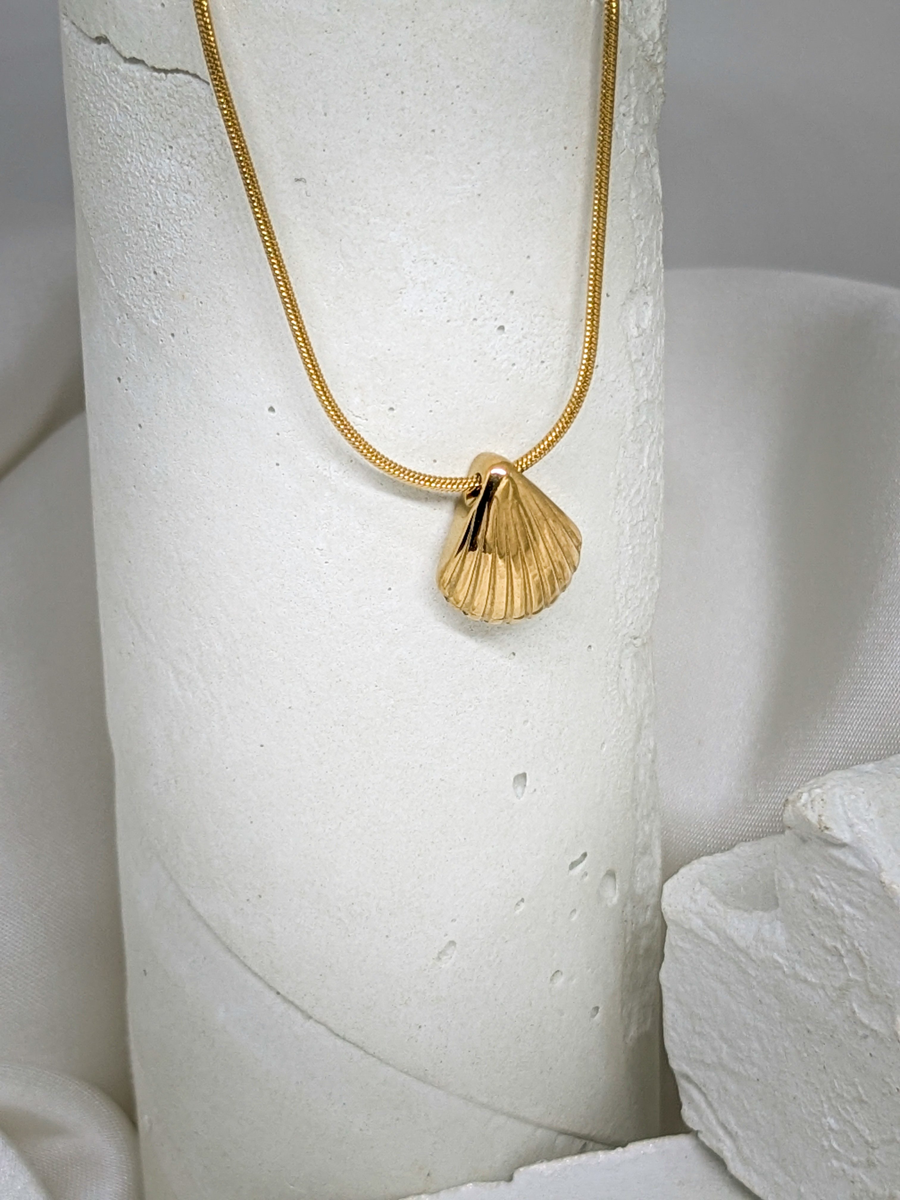 Gold Shell Pendant Necklace
