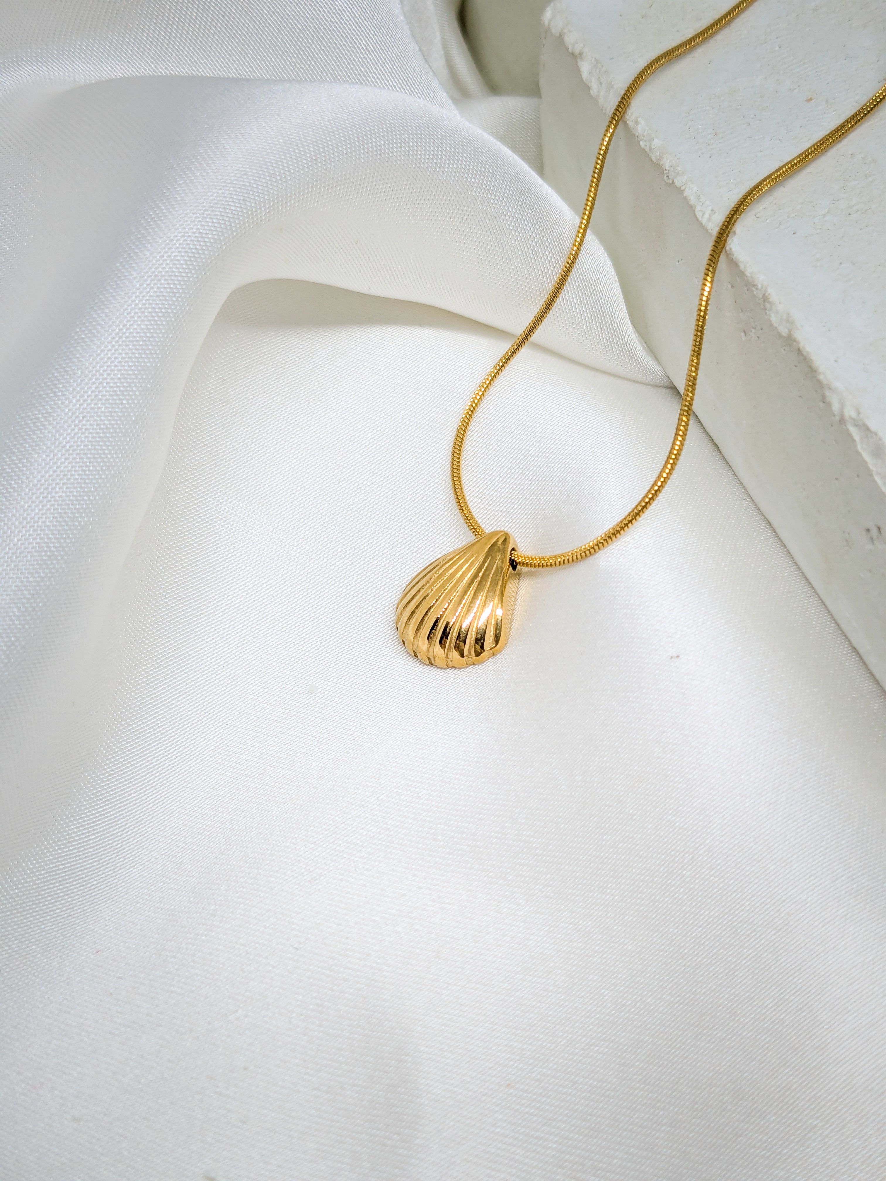 Gold Shell Pendant Necklace
