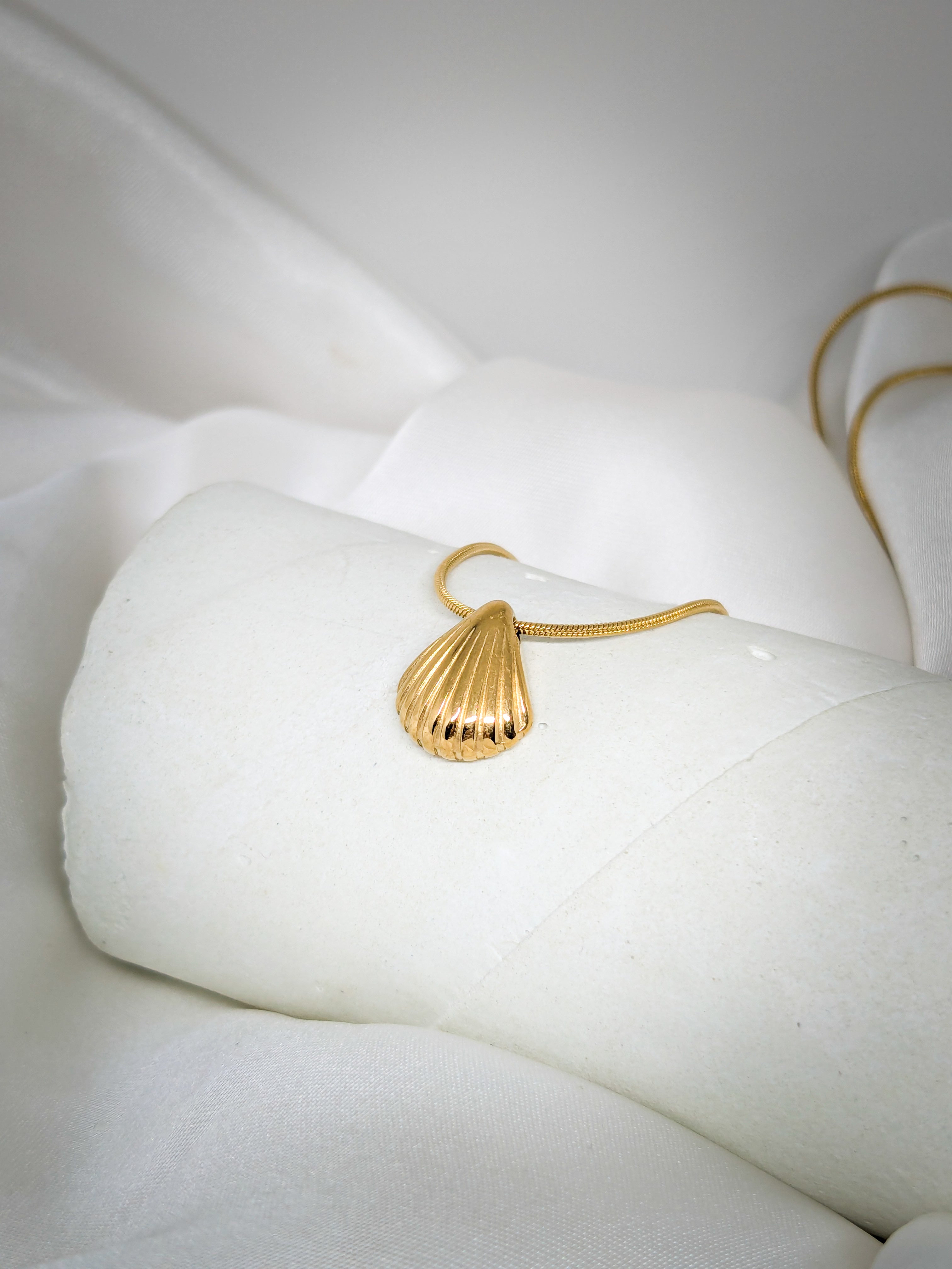 Gold Shell Pendant Necklace