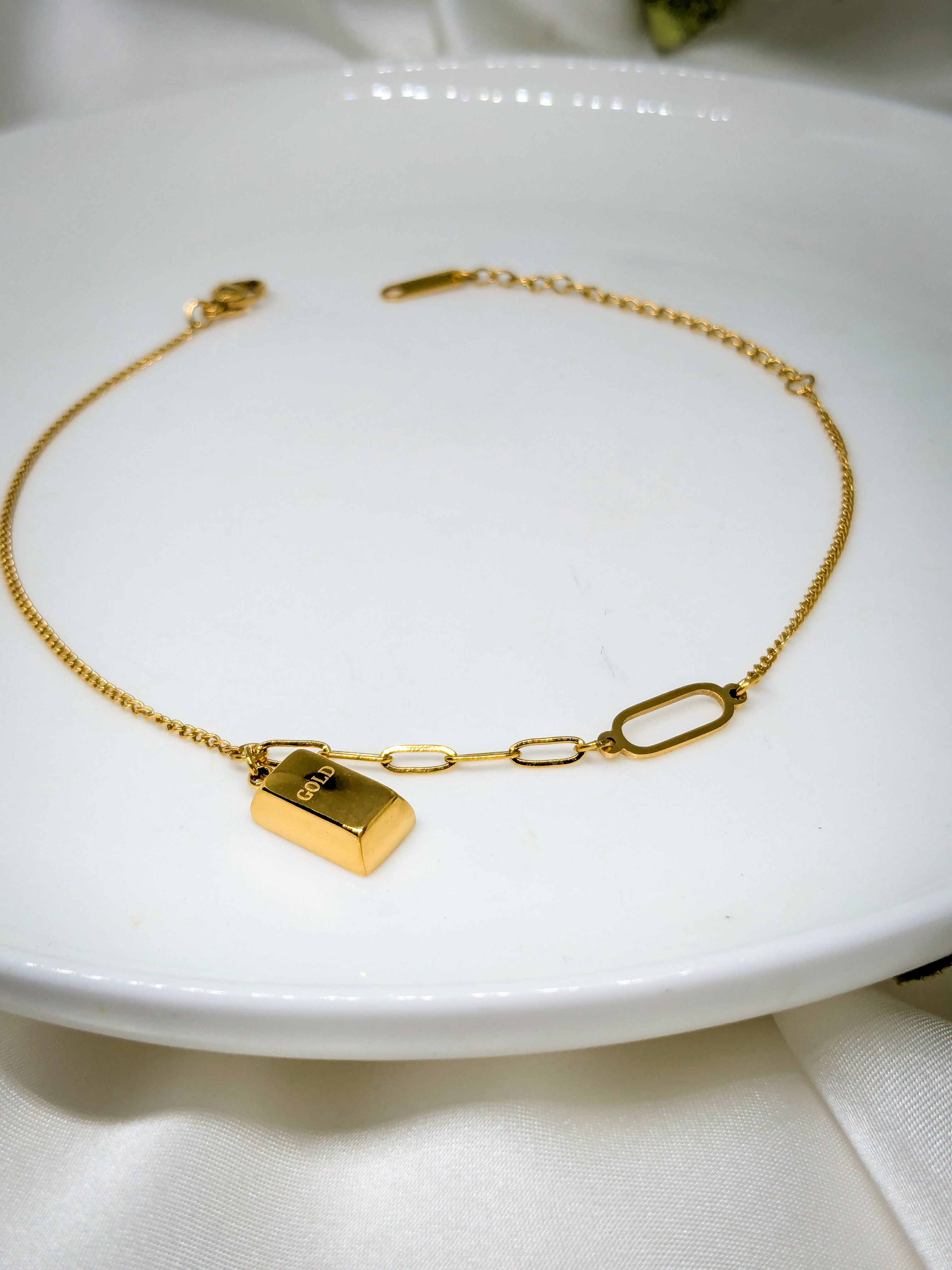 Gold Bar Charm Chain Bracelet