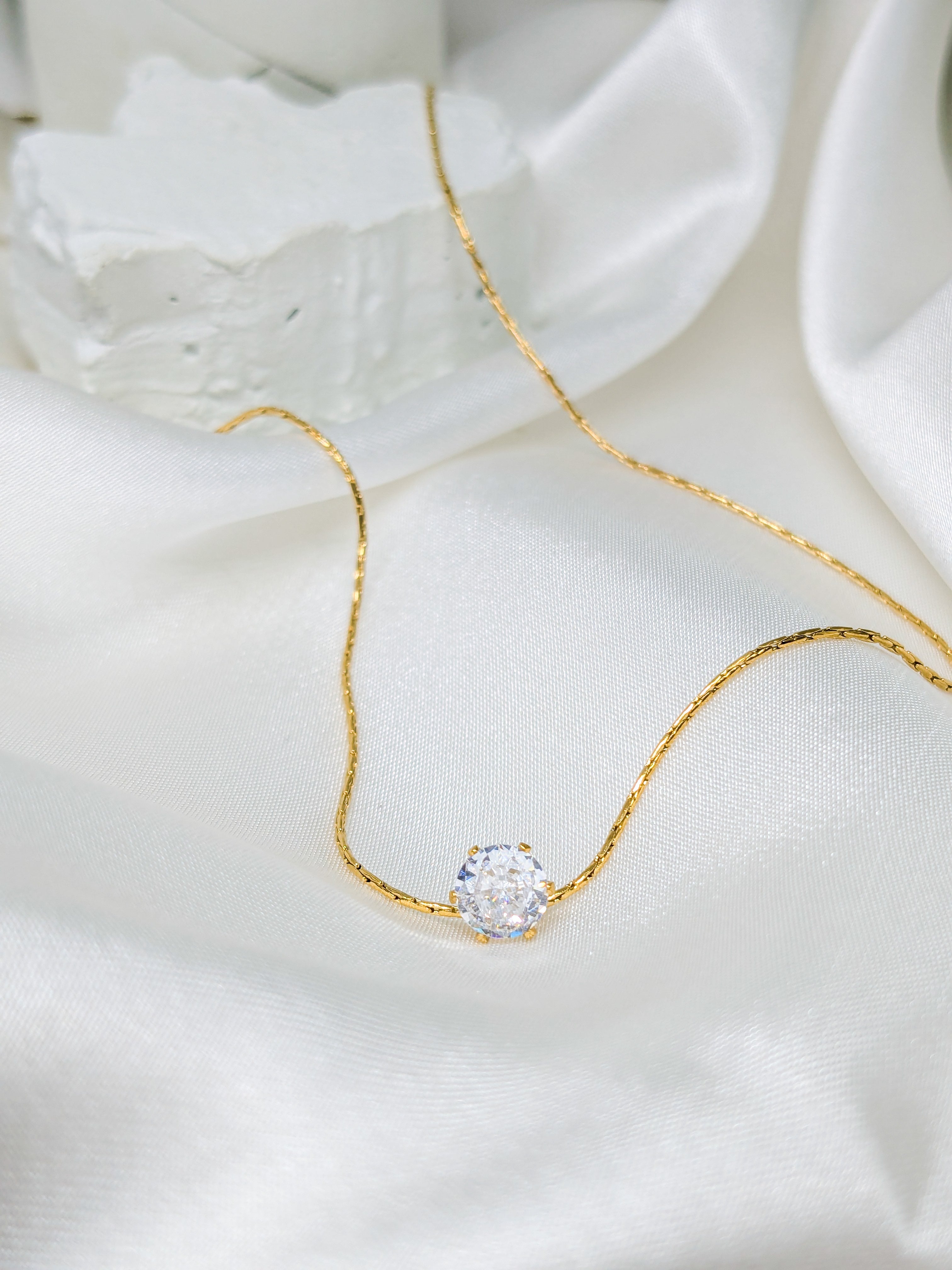 Solitaire Gold Pendant Necklace