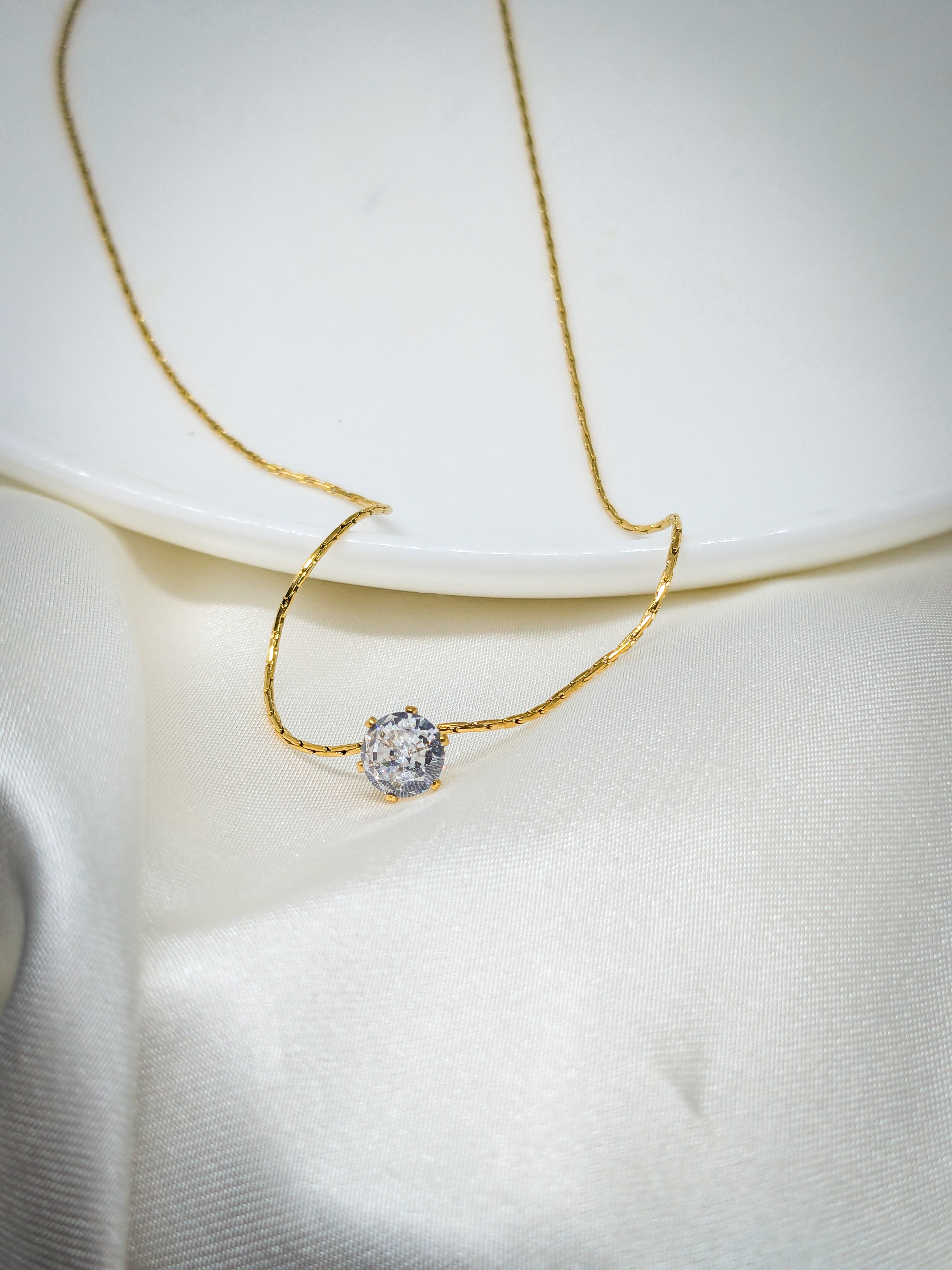 Solitaire Gold Pendant Necklace