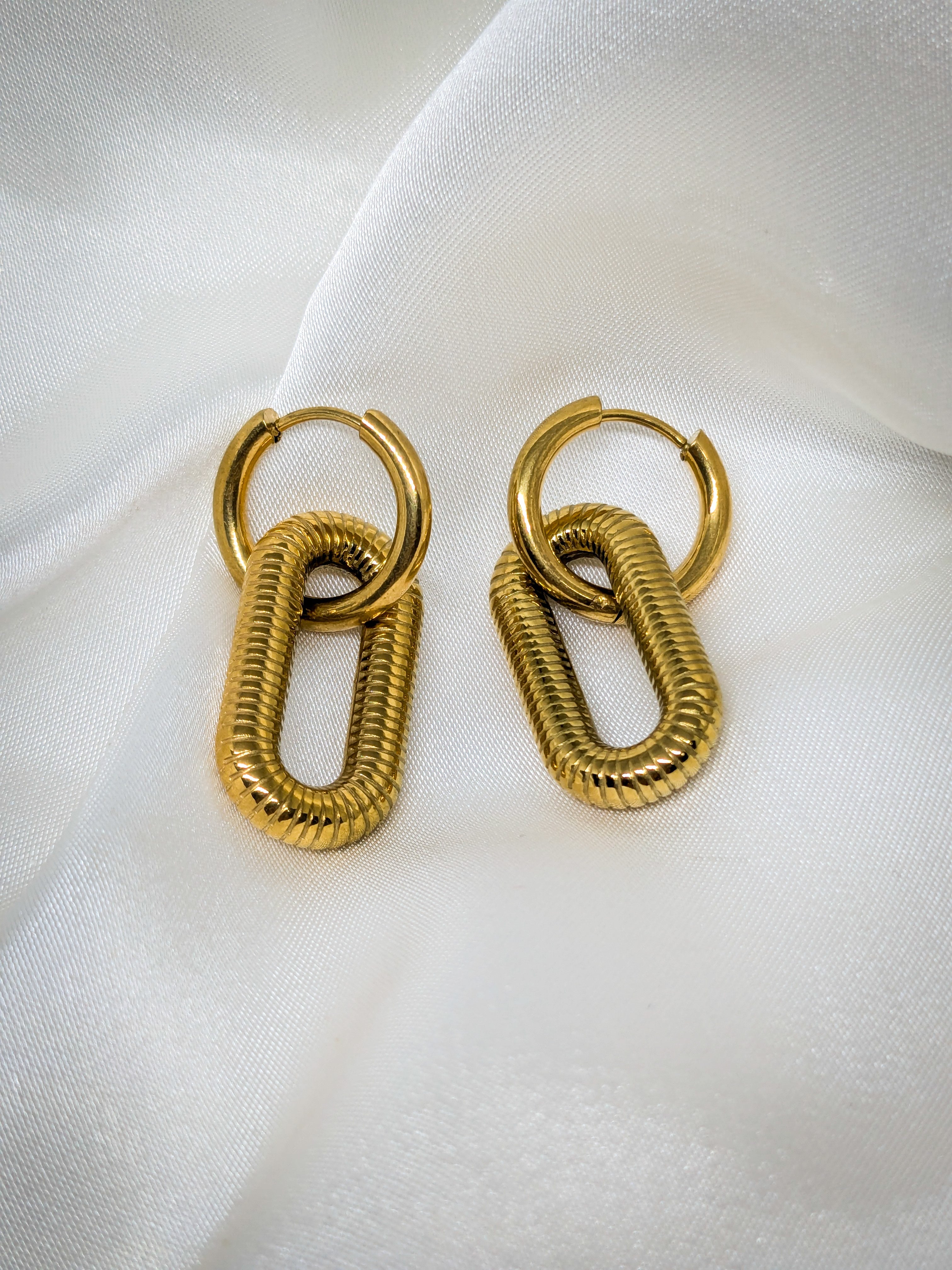 Ribbed Link Hoop Earrings