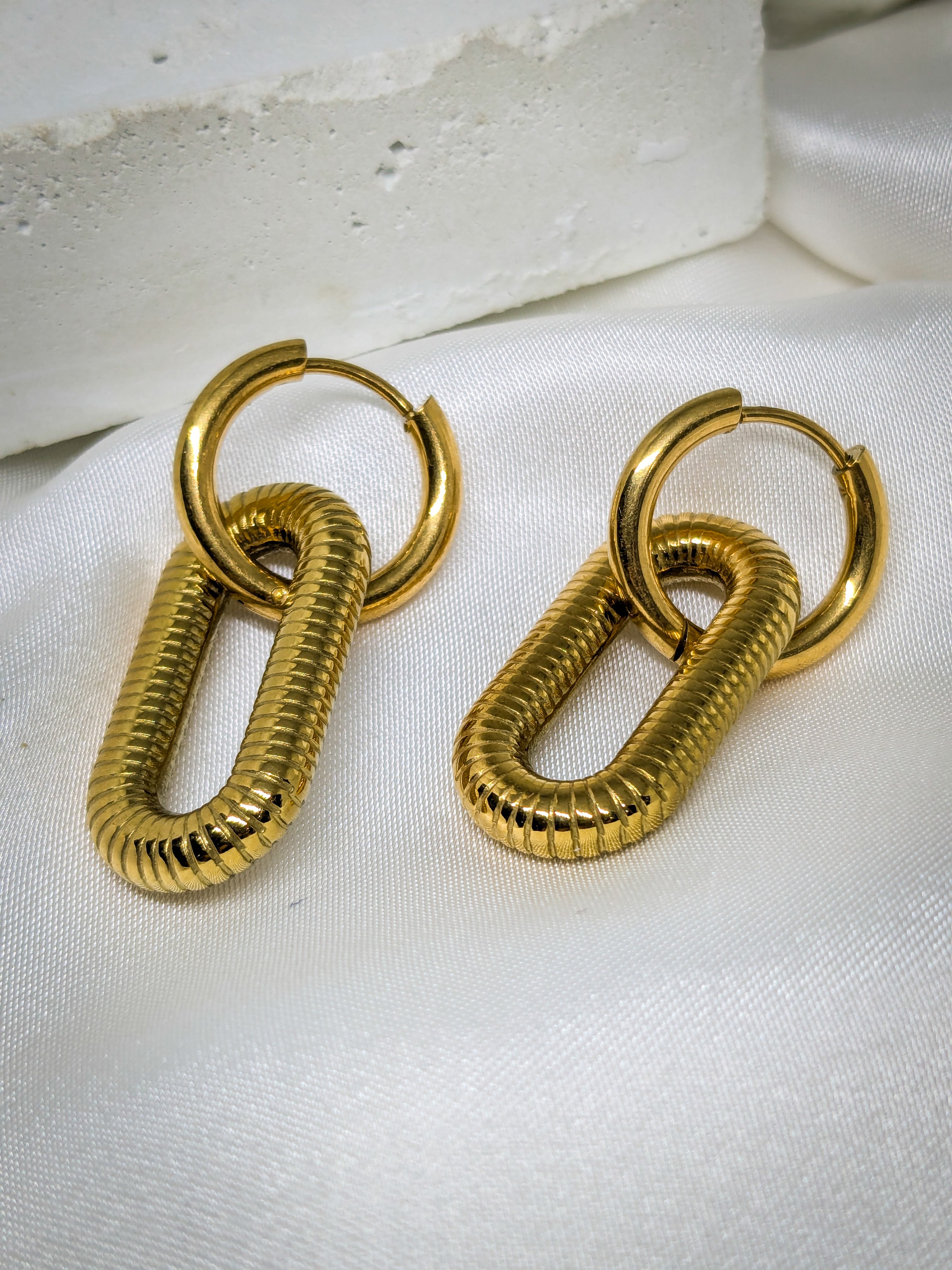 Ribbed Link Hoop Earrings
