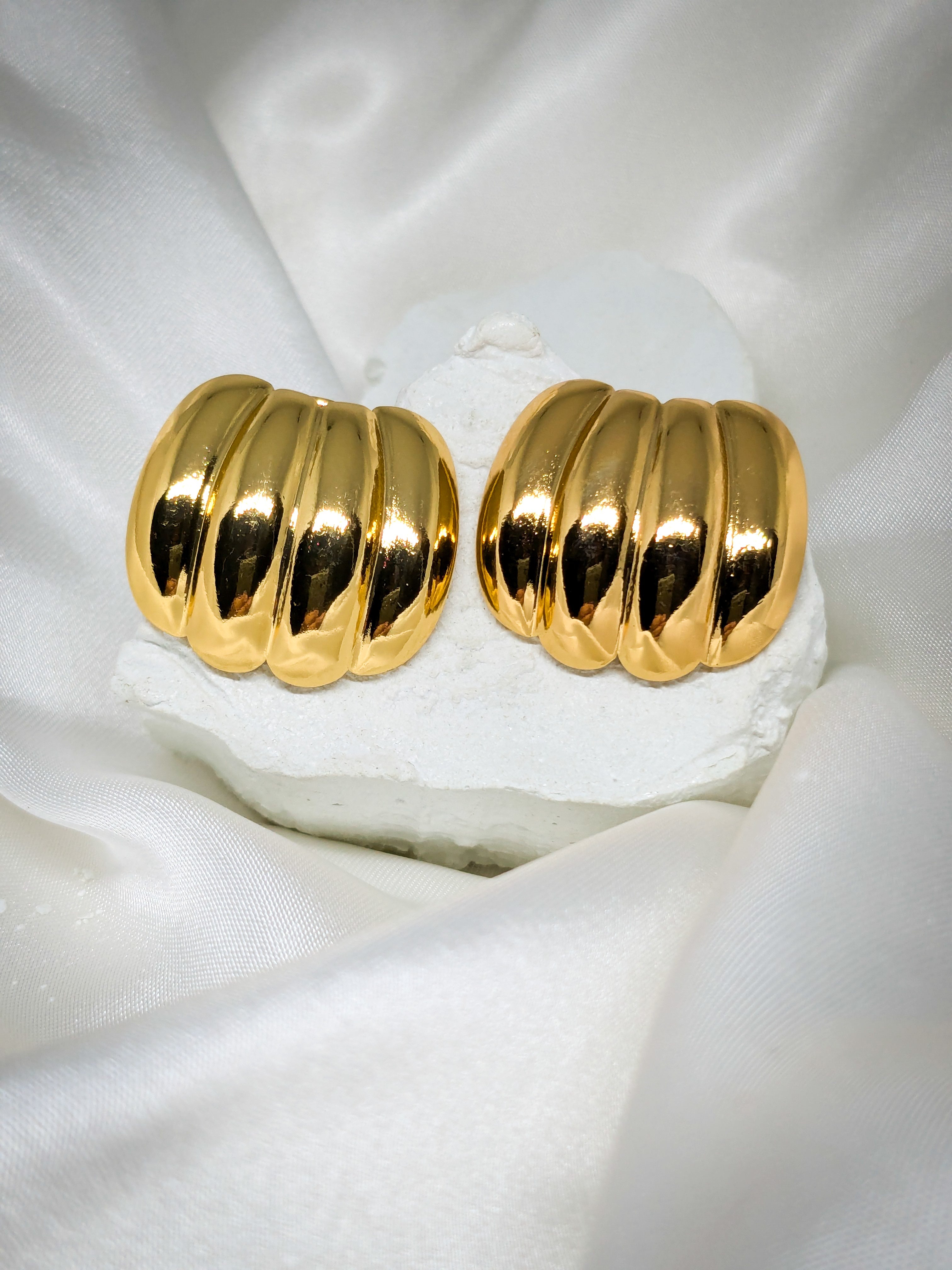 Bold Ribbed Huggie Earrings
