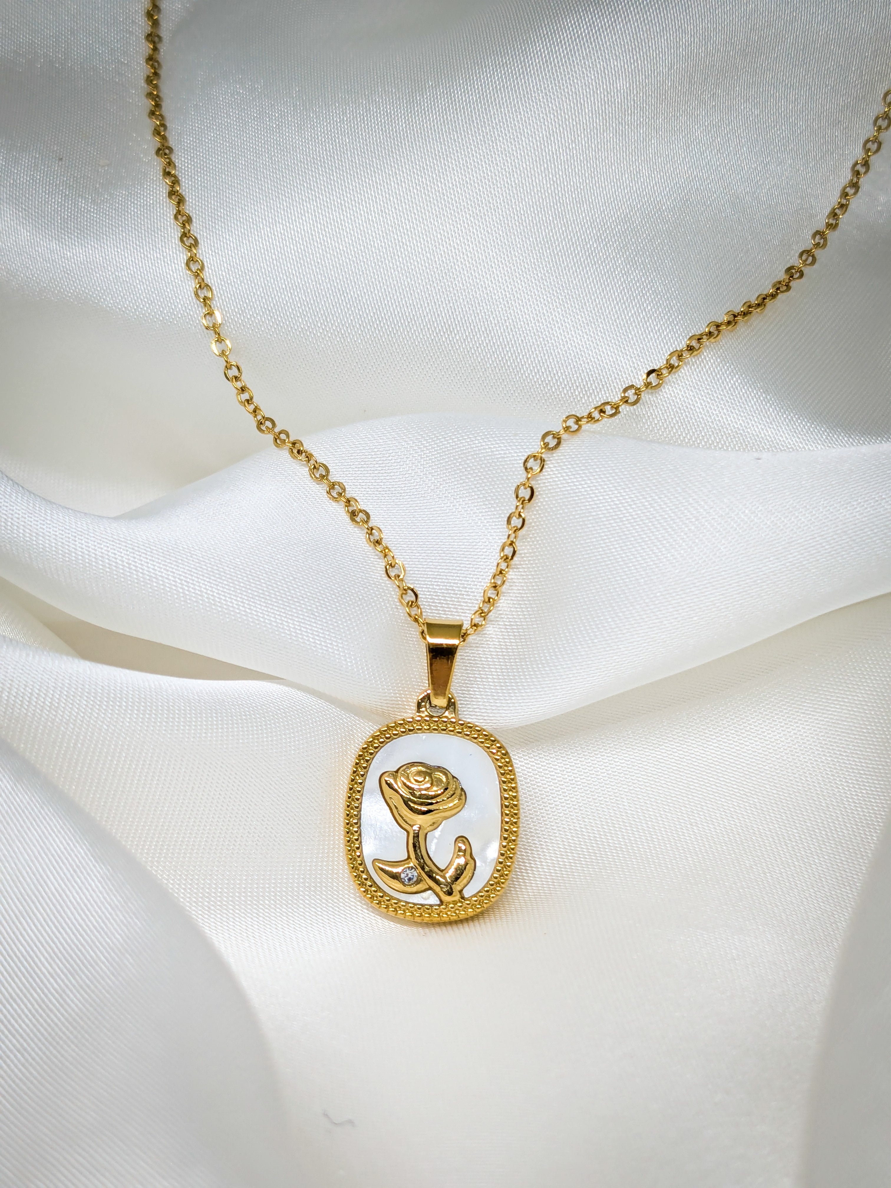 Gul-e-Ishq Pendant Necklace