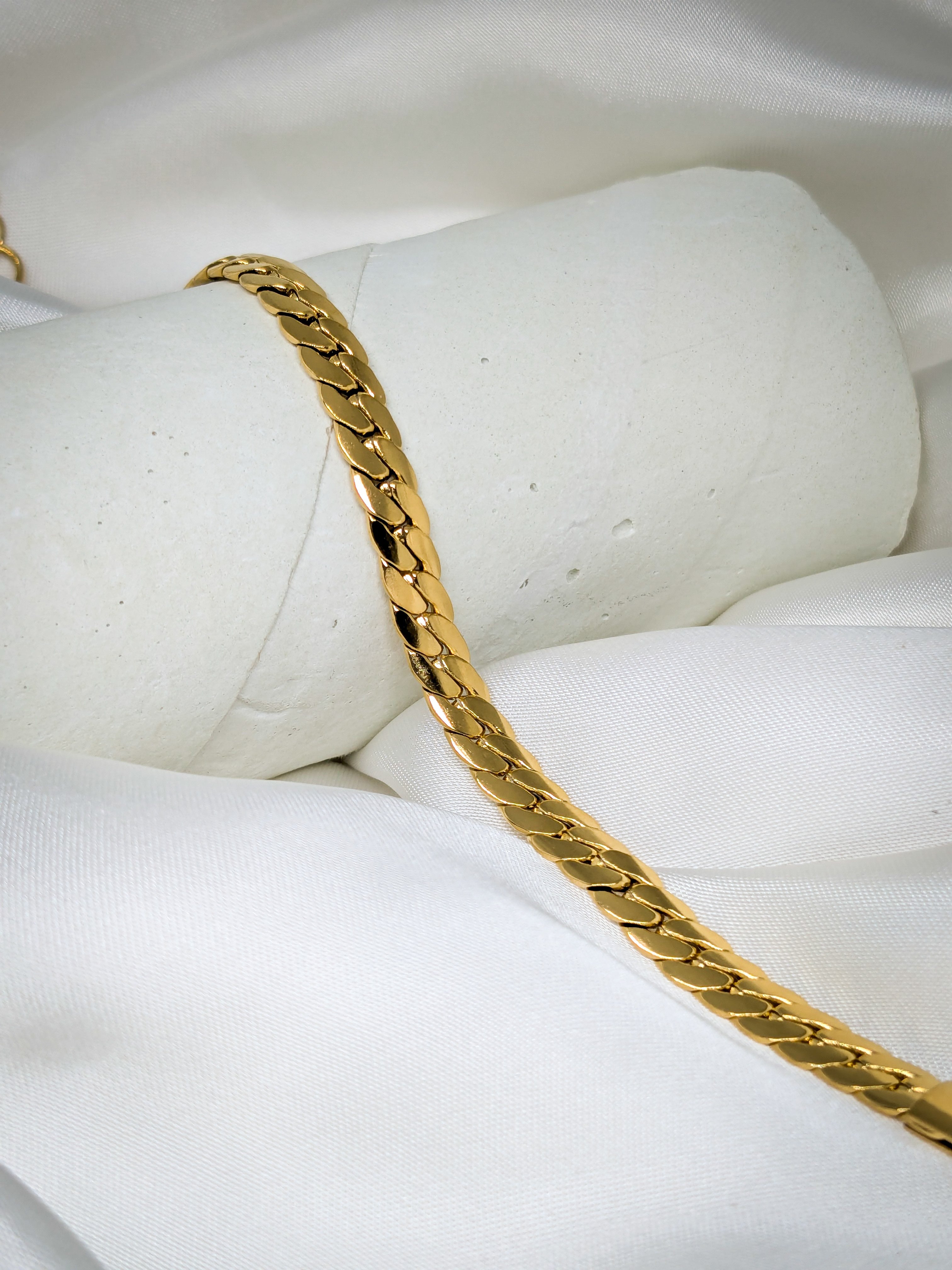 Gold Curb Chain Bracelet