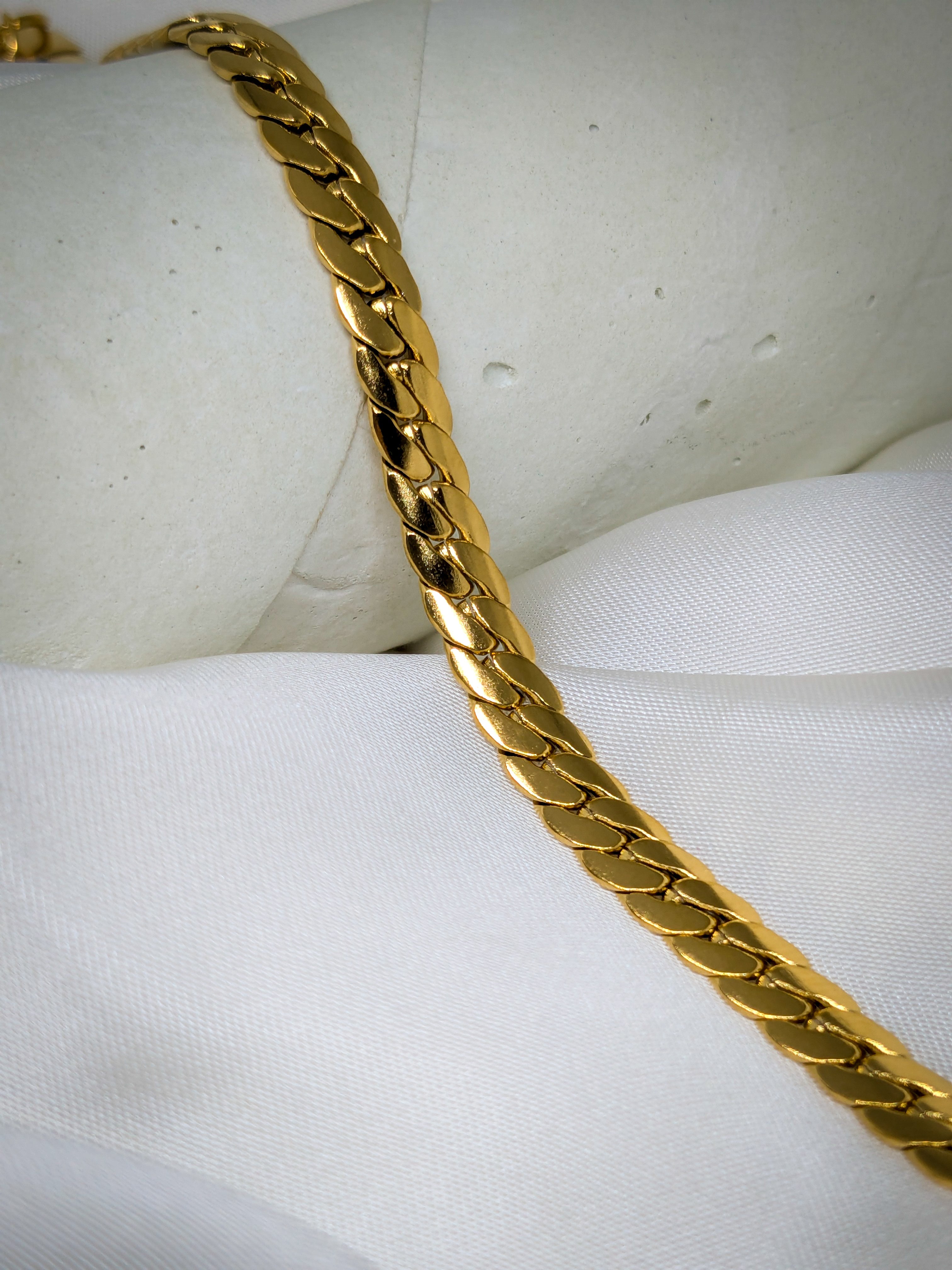 Gold Curb Chain Bracelet